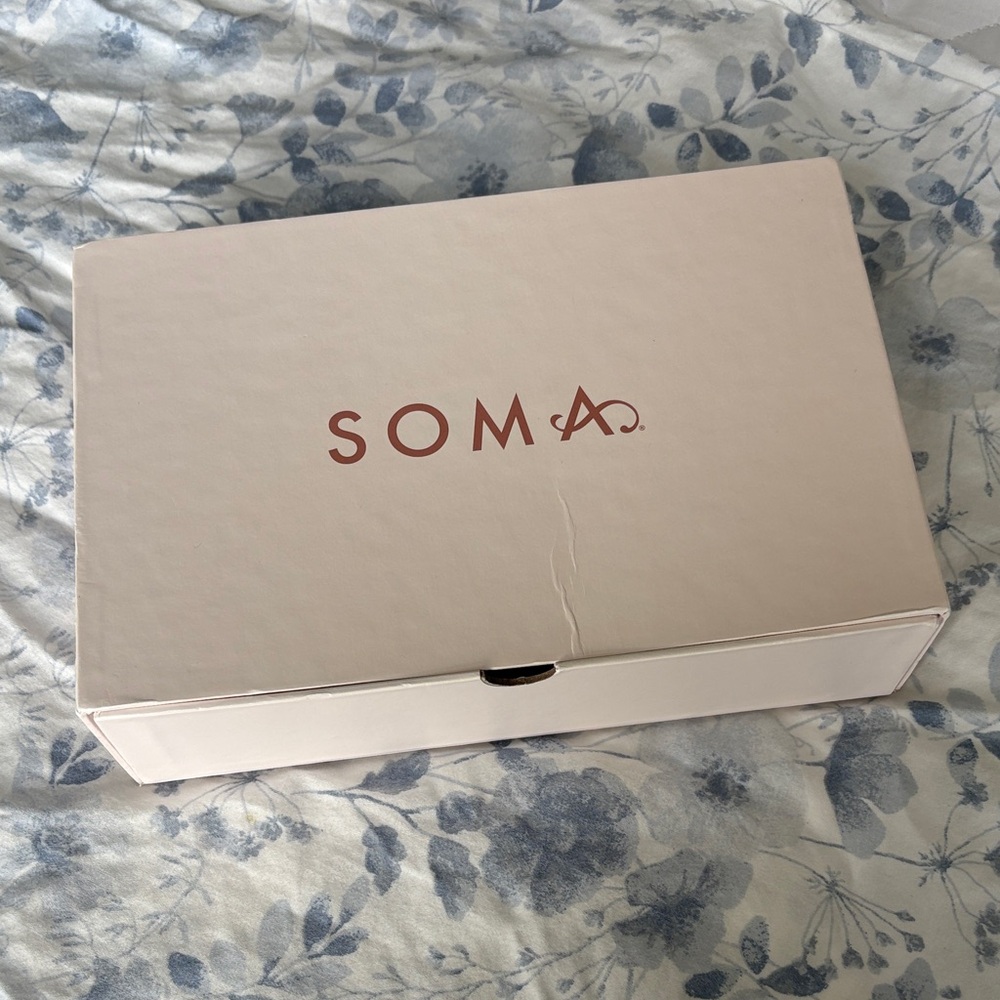 Soma Five-Pack Vanishing Edge hipster Panties in Black, Ivory, Peach, Blush. - Picture 4 of 5